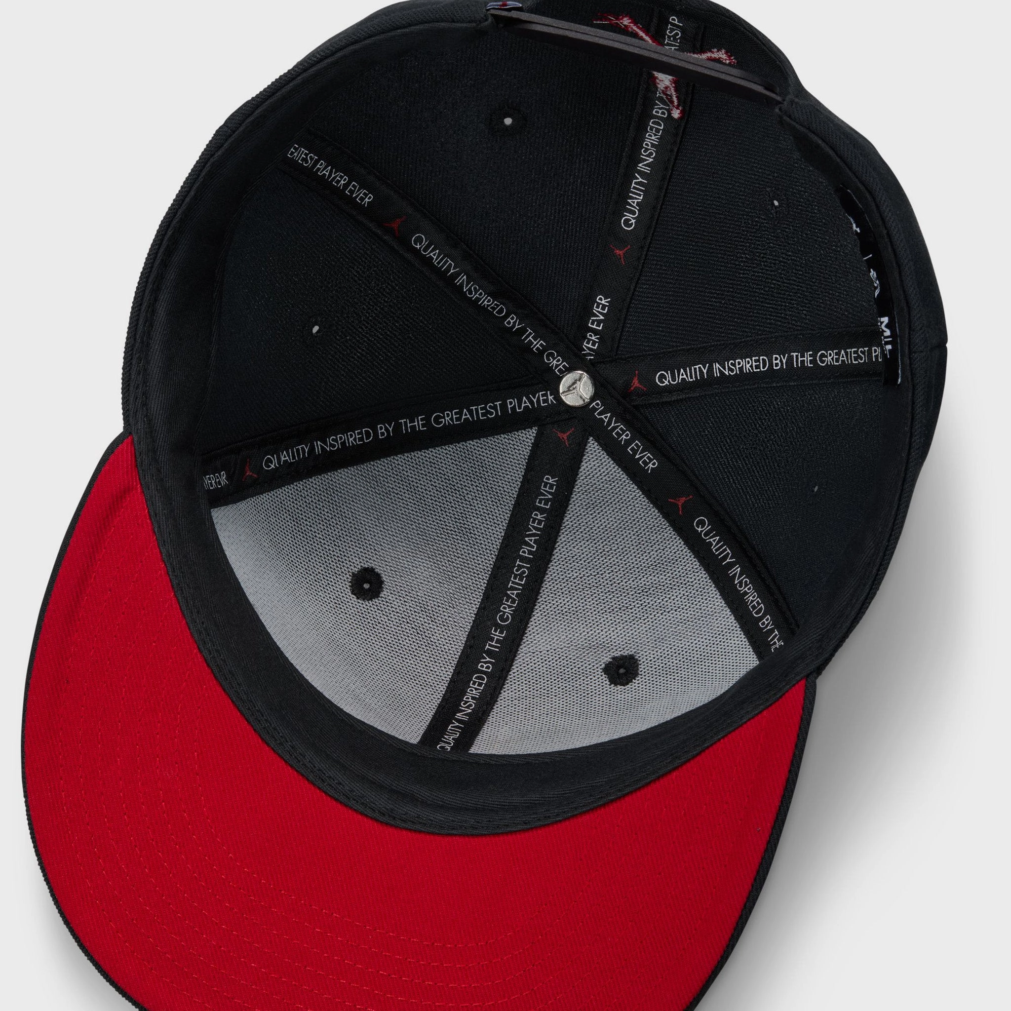 Jordan Pro Structured Strapback Cap Black / Gym Red