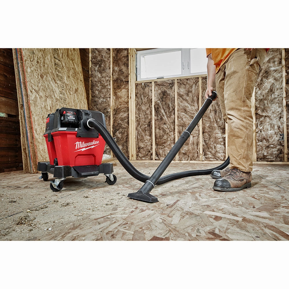 Milwaukee 0910-20LN M18 FUEL 6 Gallon Wet/Dry Vacuum w/ AIR-TIP Brush/Nozzle Kit