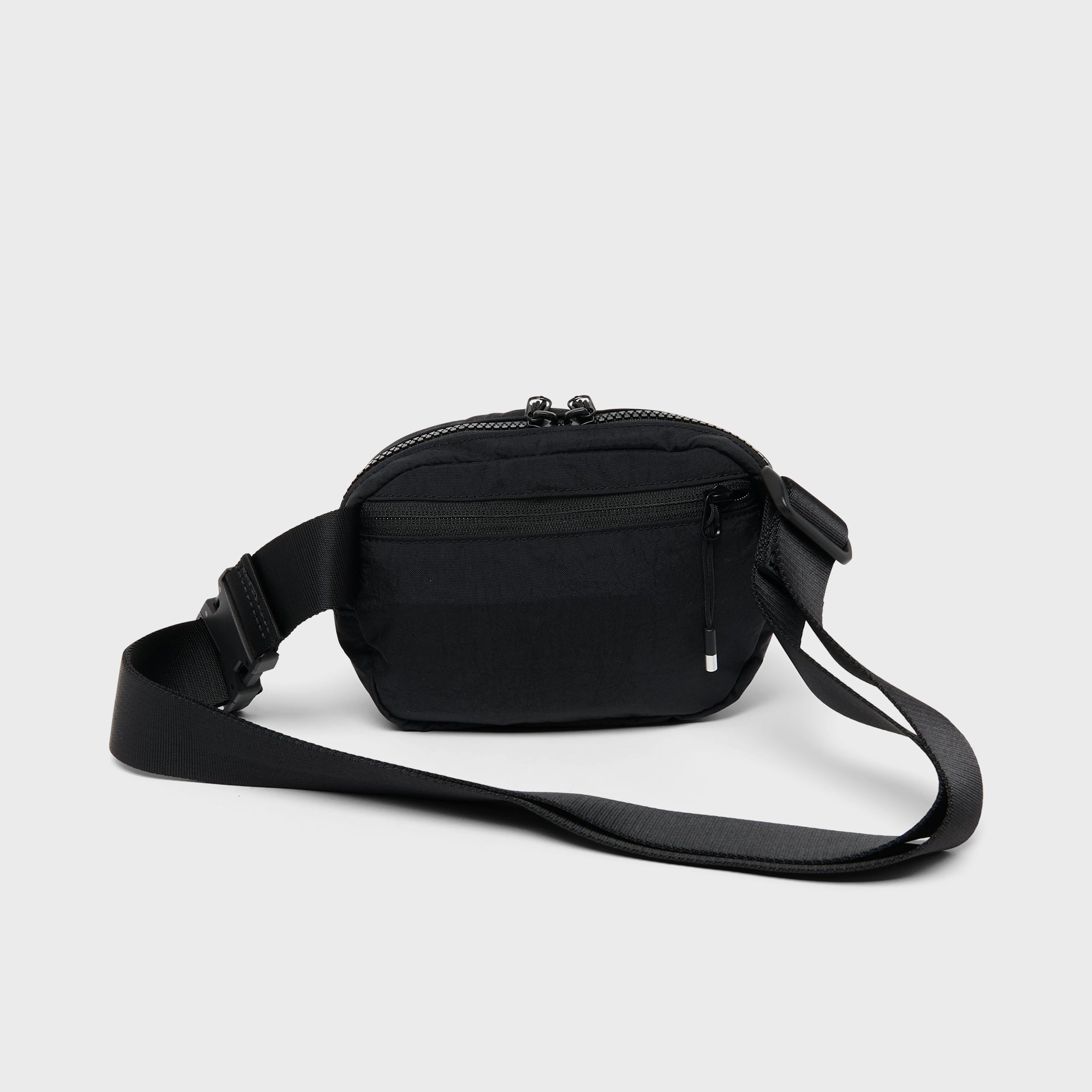 Nike Aura Waistpack (1L) Black / Black / Matte Silver