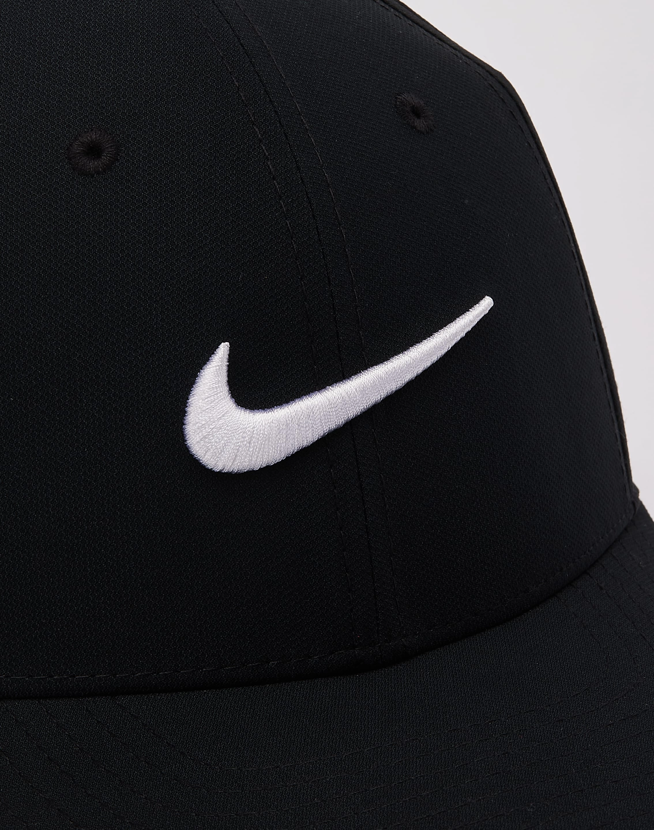 Nike Dri-FIT Club Structured Swoosh Cap