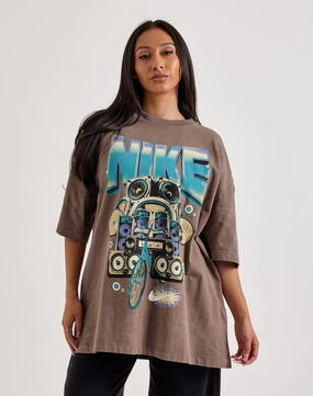 Nike Oversized Graphic Tee