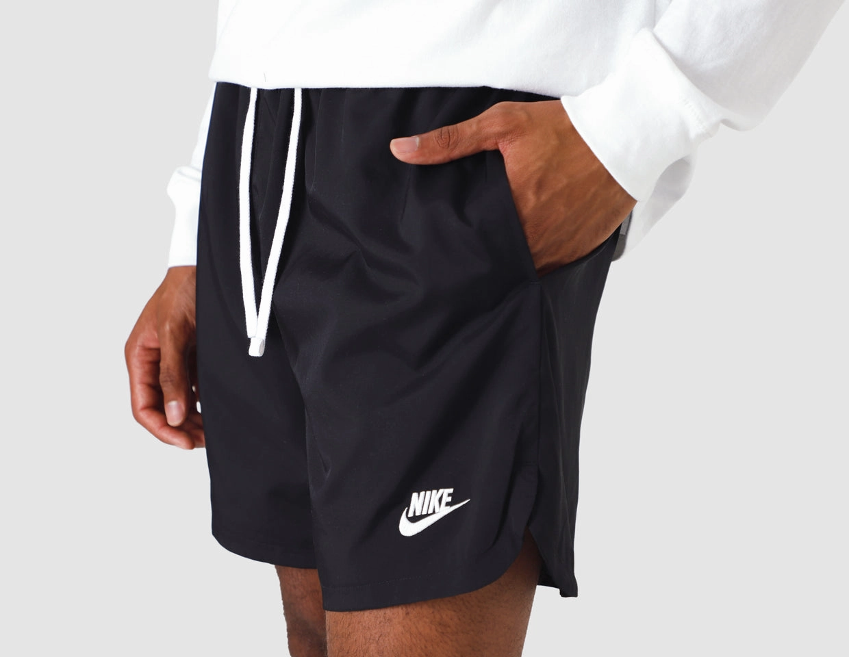 Nike Sportswear Sport Essentials Woven Lined Flow Shorts Black / White