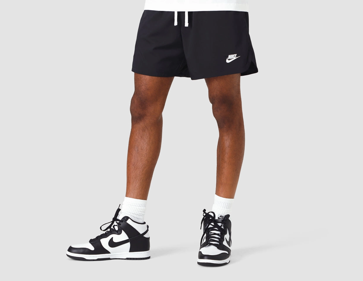 Nike Sportswear Sport Essentials Woven Lined Flow Shorts Black / White