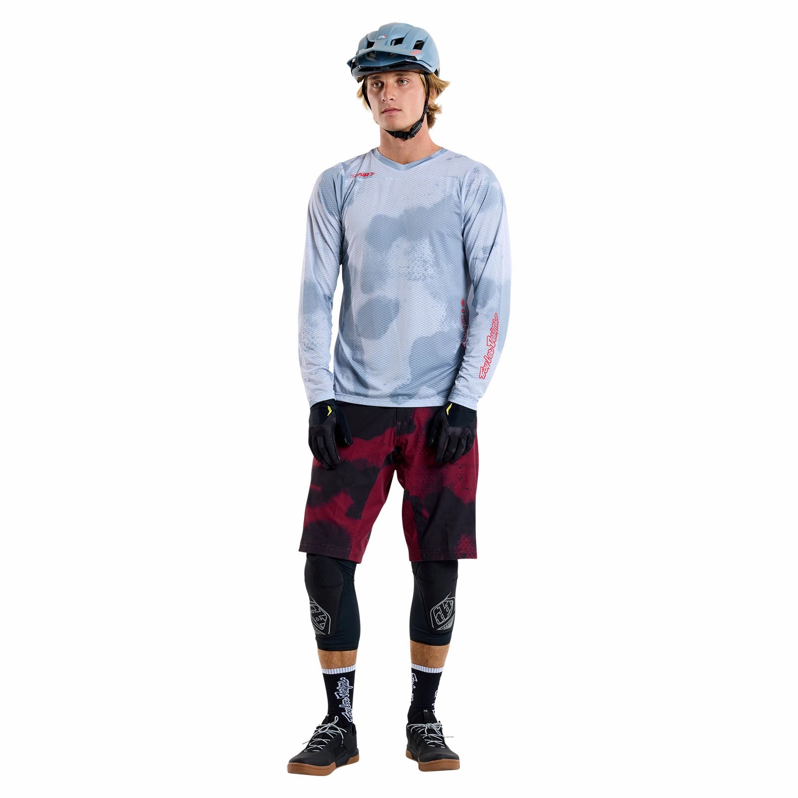 Skyline Air Short Shell Flared Oxblood