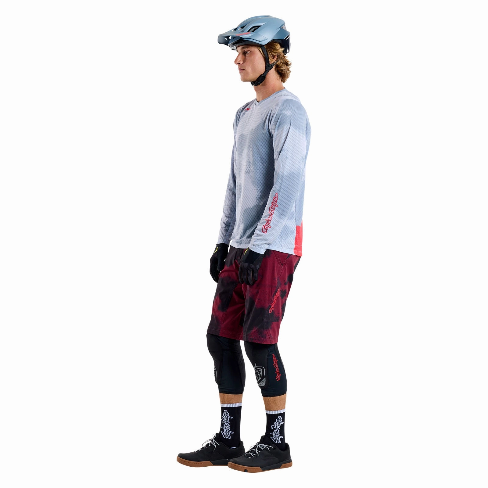 Skyline Air Short Shell Flared Oxblood